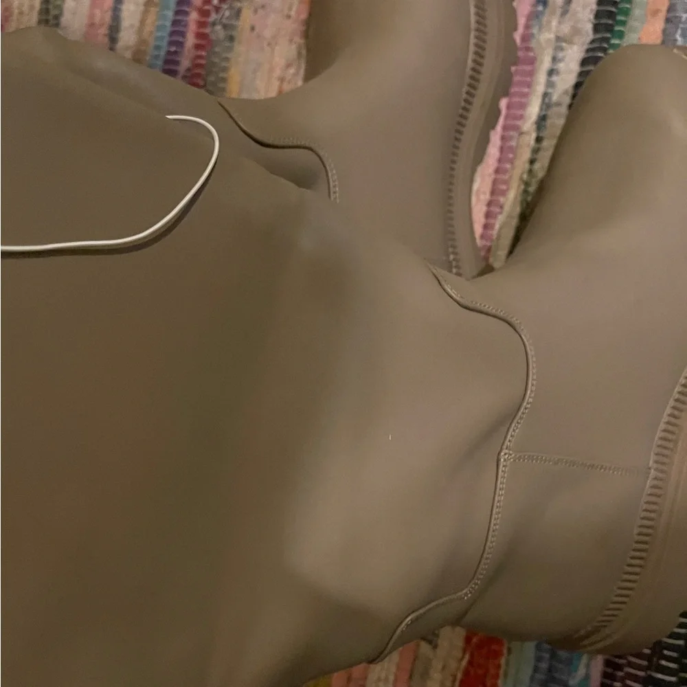 H&M Women’s Taupe Knee-High lug Boots Size 10/41 NWT
